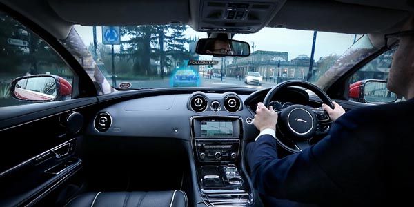 Jaguar Land Rover : des montants transparents et une voiture fantôme !