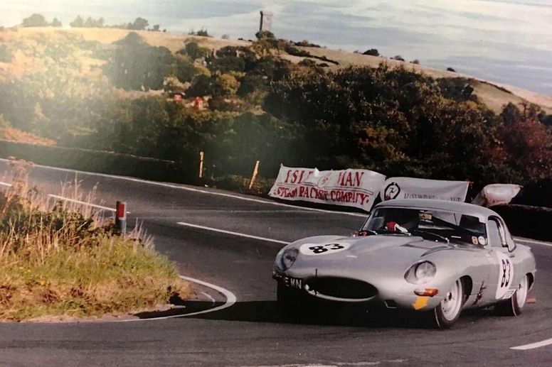 Une Jaguar Type E ex-Stirling Moss proposée aux enchères