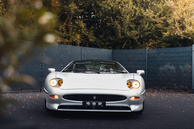 Offrez-vous une Jaguar XJ220 avec seulement 336 km au compteur