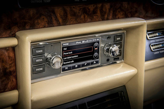 Nouveau système infotainment classique chez JLR