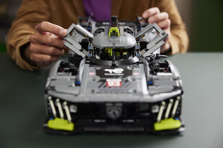 L'Hypercar Peugeot 9X8 intègre le catalogue LEGO