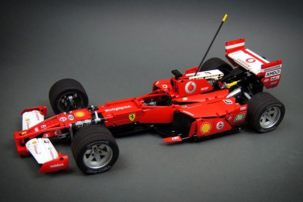 Une Formule 1 Ferrari tout en lego ! (même les roues) – w3sh