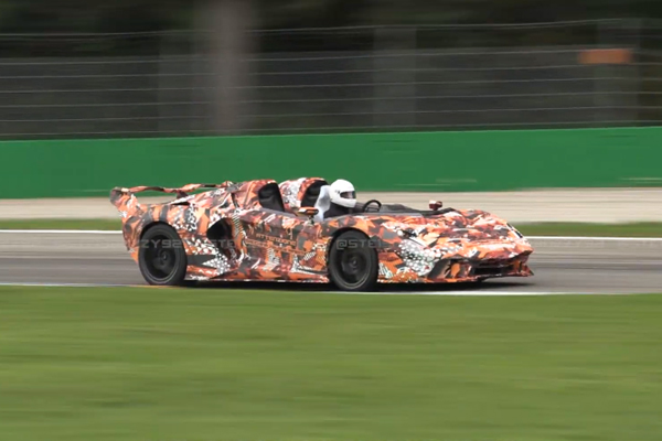 La Lamborghini SC20 en piste à Monza