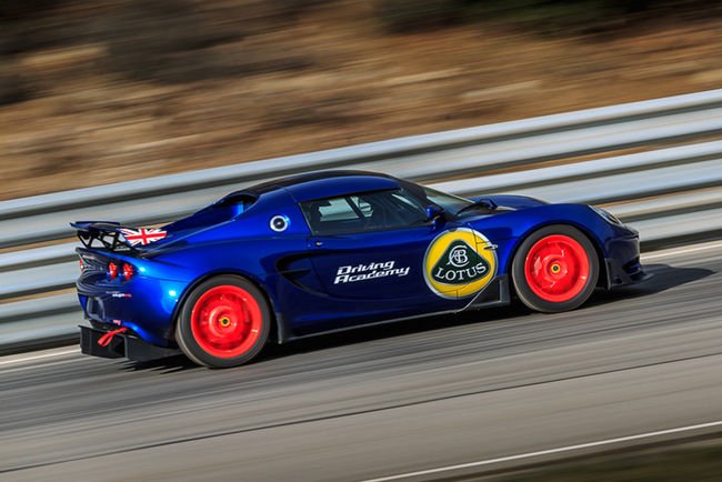 La Lotus Driving Academy débarque en France