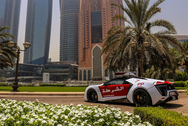 La Police d'Abu Dhabi présente sa Lykan HyperSport en vidéo