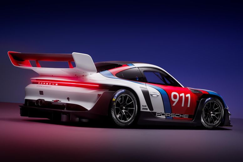 La Porsche 911 GT3 R rennsport dévoilée en Californie