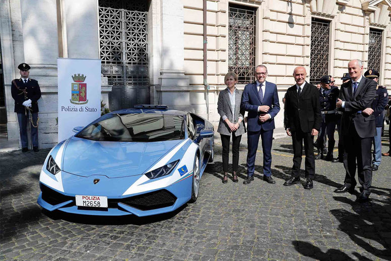 La Police italienne transfert un rein en urgence en Lamborghini Huracan 
