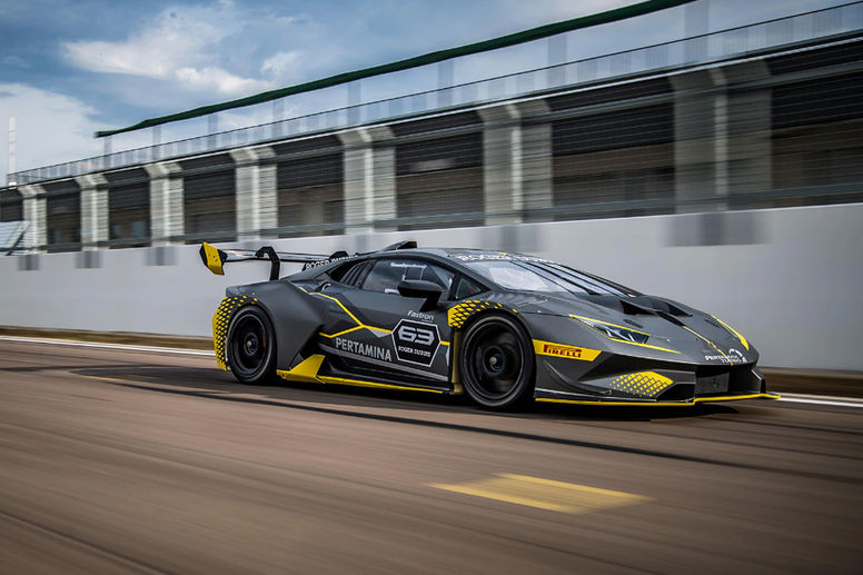 La Lamborghini Huracan STO en approche