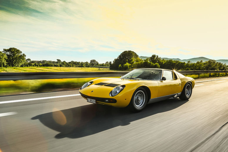 Lamborghini célèbre les 50 ans de la Miura SV