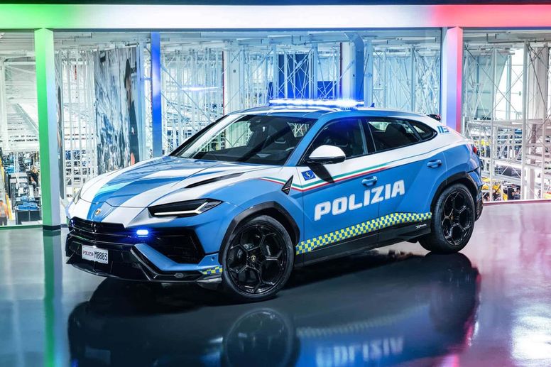 La Police italienne reçoit son Lamborghini Urus Performante