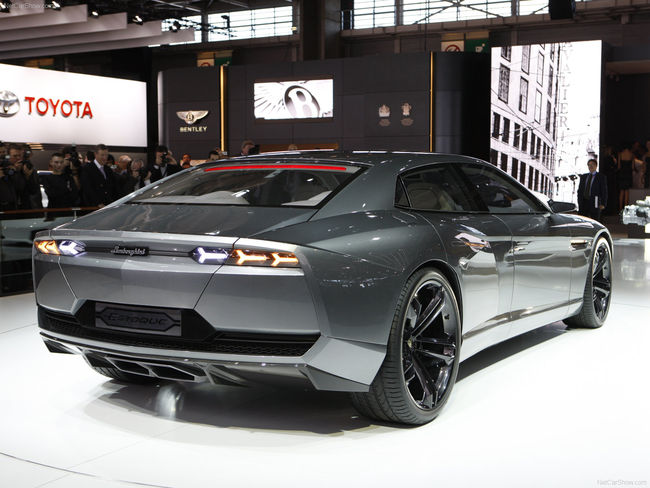 Lamborghini : Stefano Domenicali évoque un 4ème modèle 