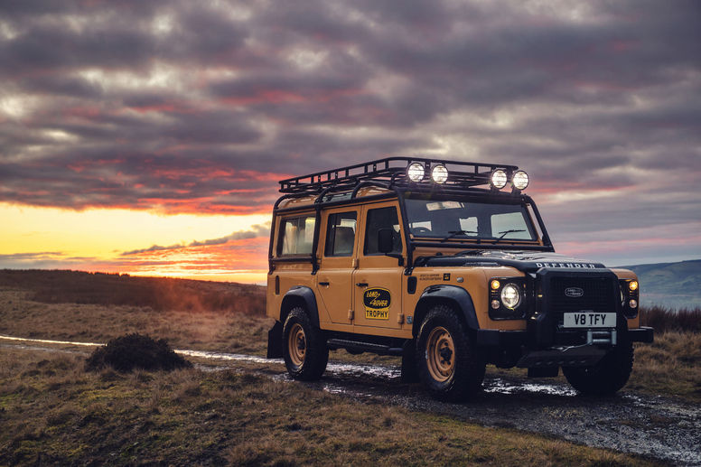 Land Rover présente le Defender Works V8 Trophy