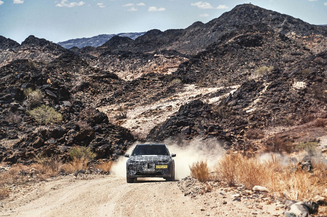 Le BMW iNEXT en essais dans le désert de Kalahari