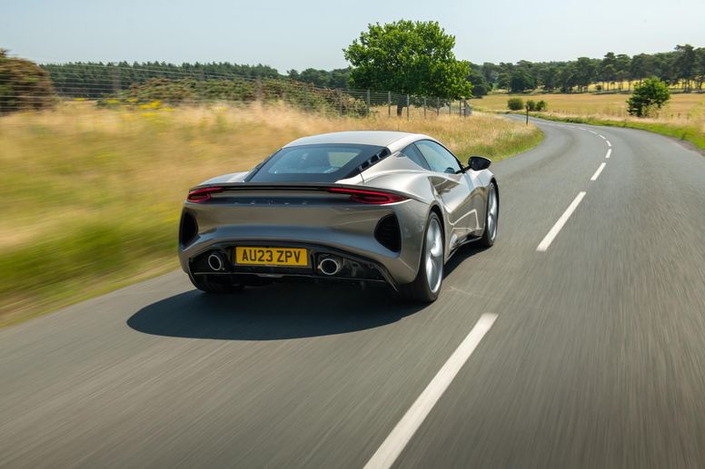 Un bloc 4 cylindres AMG de 365 ch pour la Lotus Emira