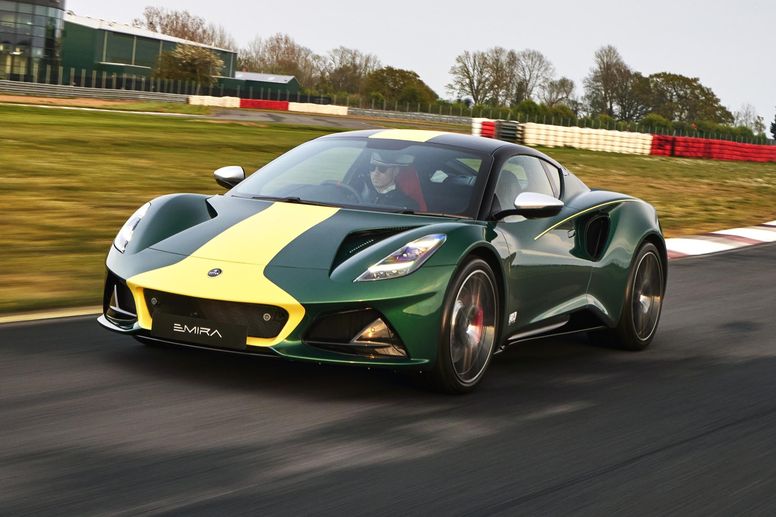 Lotus lance une édition limitée Emira Clark Edition