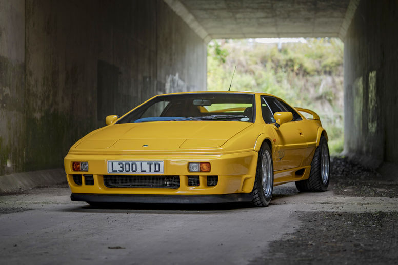 Six éditions limitées de la Lotus Esprit aux enchères