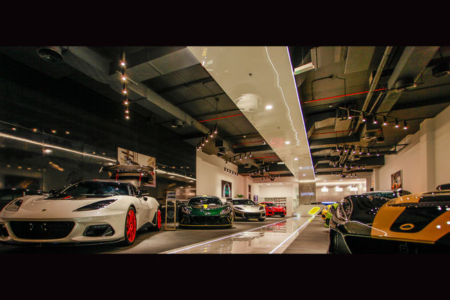 Lotus ouvre son premier showroom à Dubaï