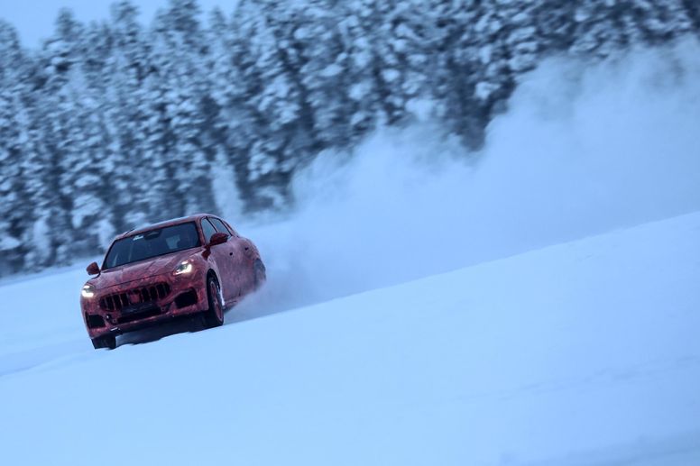 Le Maserati Grecale en essais dans le froid suédois