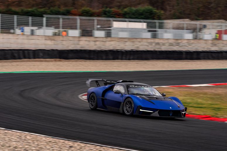 La Maserati MCXtrema entre en piste