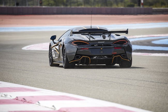 La McLaren 570S GT4 en essais au Paul Ricard