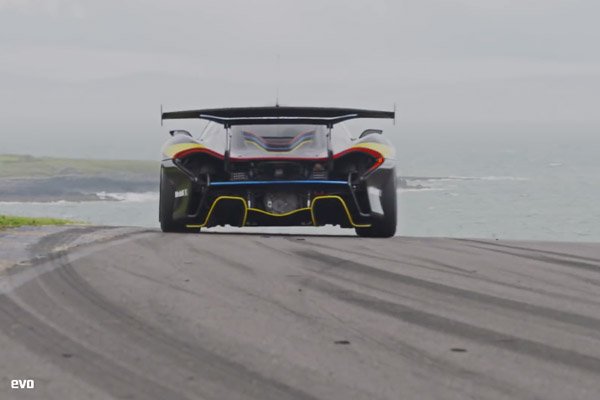 Découvrez la McLaren P1 GTR James Hunt Edition en action