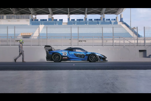 Découvrez la McLaren Senna GTR avec Bruno Senna