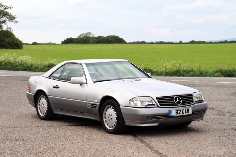 Offrez-vous la Mercedes-Benz 500SL de Sir Stirling Moss