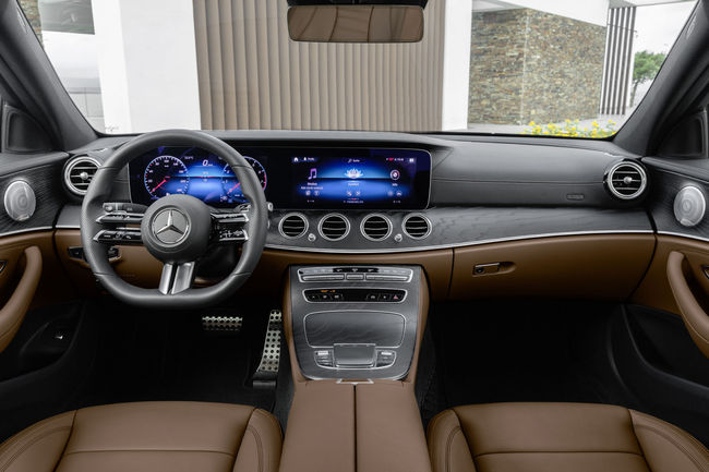 Un volant ultra-moderne pour la nouvelle Mercedes Classe E