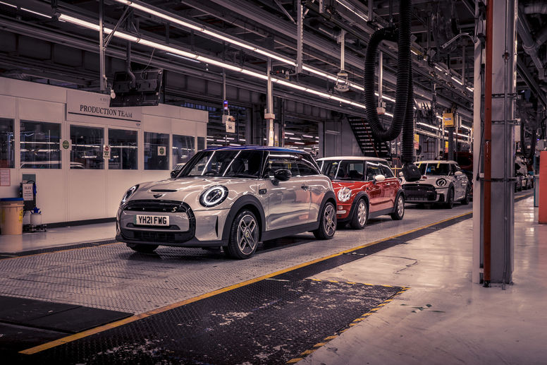 MINI célèbre 20 ans de production de la nouvelle MINI