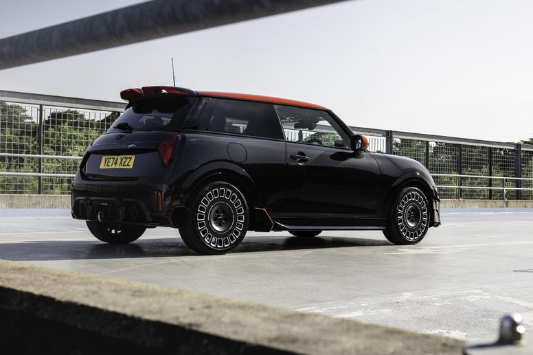 Nouvelle gamme d'accessoires pour la MINI John Cooper Works