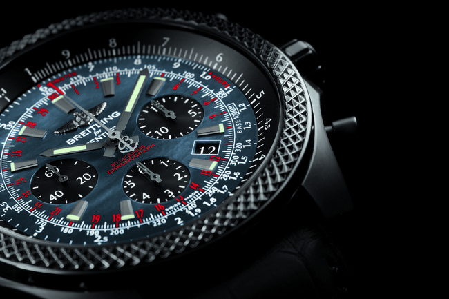Nouvelle Bentley B06 Midnight Carbon par Breitling