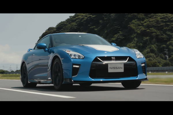 Nissan célèbre les 50 ans de la GT-R