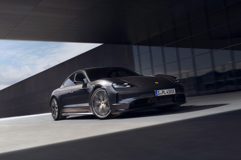 Nouveaux Porsche Taycan et Cayenne Black Edition