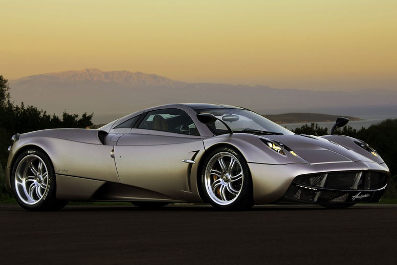 La Pagani Huayra R en approche