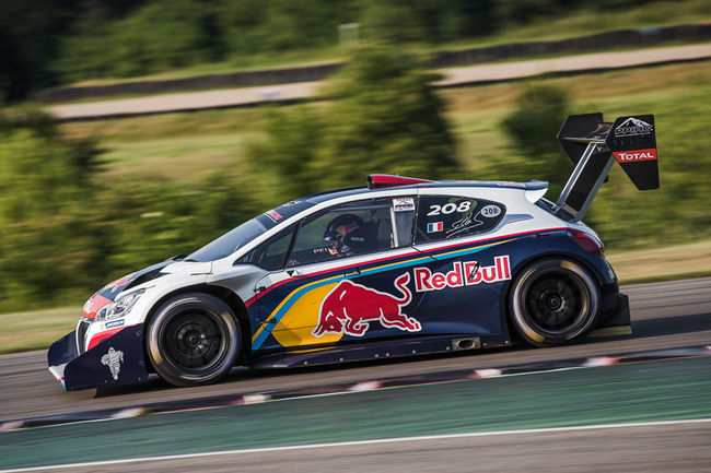 LGHA : Loeb et sa Peugeot 208 T16 Pikes Peak présents