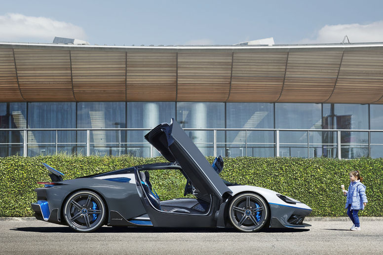 L'Hyper GT Pininfarina Battista en piste à Goodwood