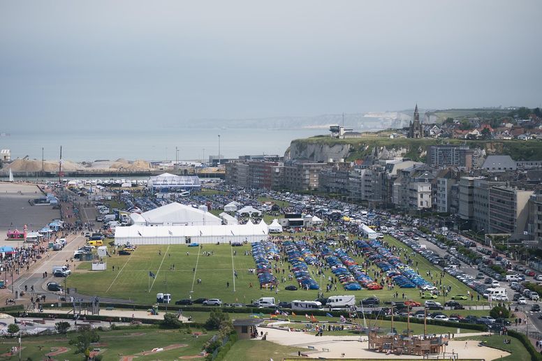 Plus de 1700 Alpine rassemblées à Dieppe pour les 70 ans de la marque