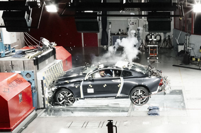 La Polestar 1 passe au crash-test