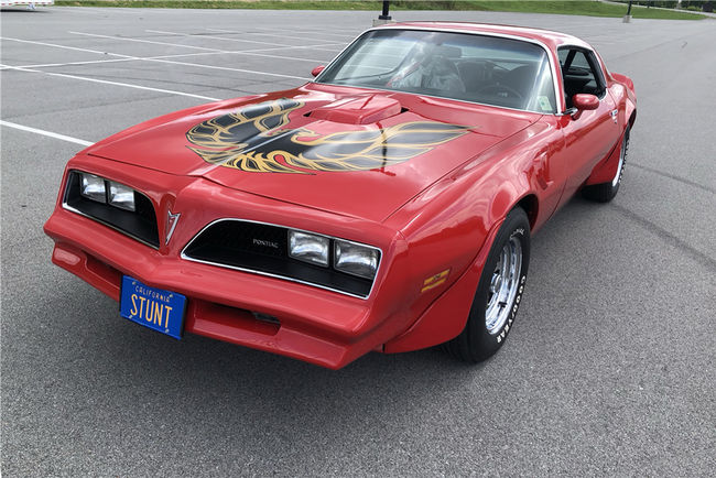 Deux Pontiac Firebird ex-Burt Reynolds aux enchères