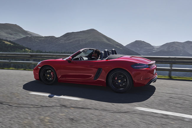 Découvrez les nouvelles Porsche 718 GTS en action en Sicile