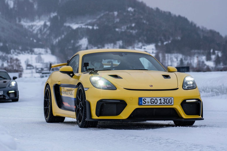 La Porsche 718 Cayman GT4 RS en démonstration à Zell am See