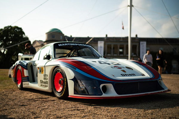 Une Porsche 911 GT2 RS hommage à Moby Dick