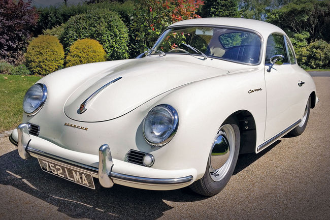 Une Porsche 964 C4 Lightweight à Salon Privé