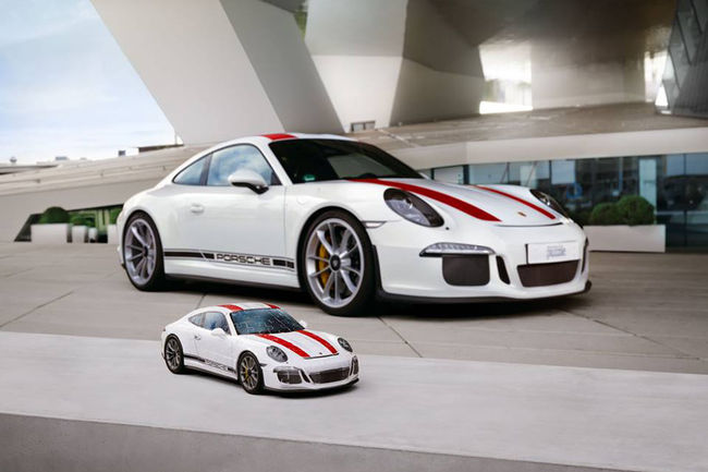 Ravensburger propose une Porsche 911 R en puzzle 3D