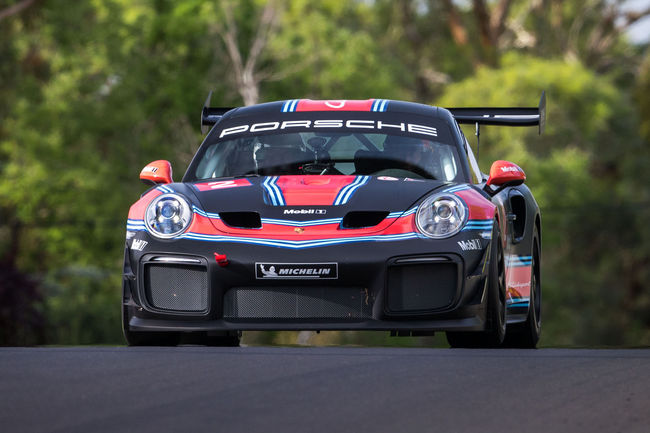 Mark Webber et la Porsche 911 GT2 RS Clubsport en piste à Bathurst