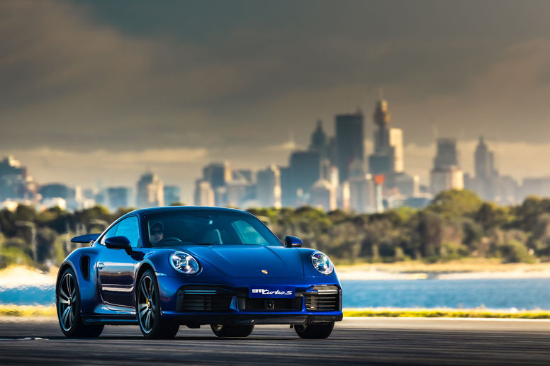La Porsche 911 Turbo S s'invite sur le tarmac de l'aéroport de Sydney