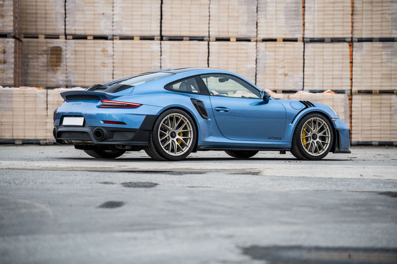 RM Sotheby's : Porsche 911 GT2 RS Weissach 