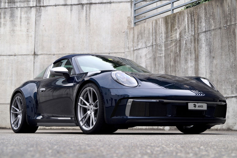 One-off Porsche 911 (992) Targa par Ares Design