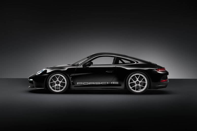 Porsche célèbre les 60 ans de la 911 avec l'édition limitée Porsche 911 S/T