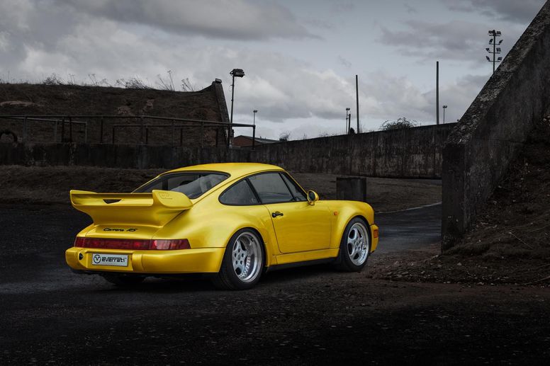 Everrati électrifie la Porsche 911 Type 964 RSR